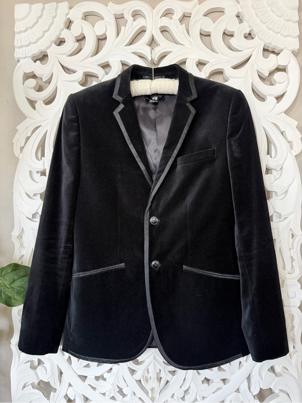H&M Black Velvet Blazer with Satin Trim 36R